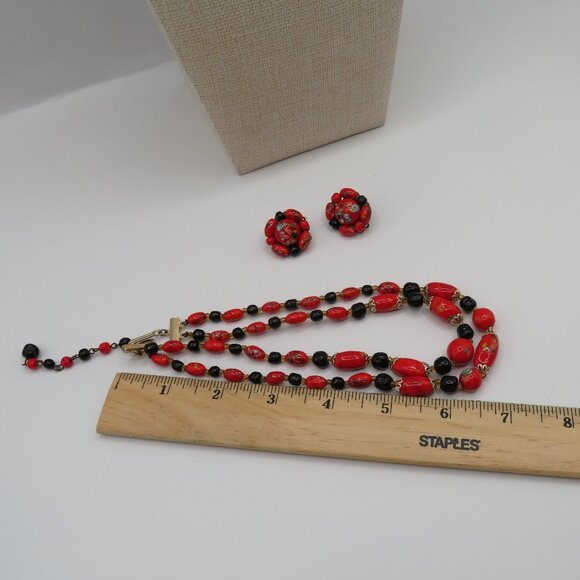 Vintage Red and Black Beaded Necklace and Clip On Earrings Set - Picture 14 of 14